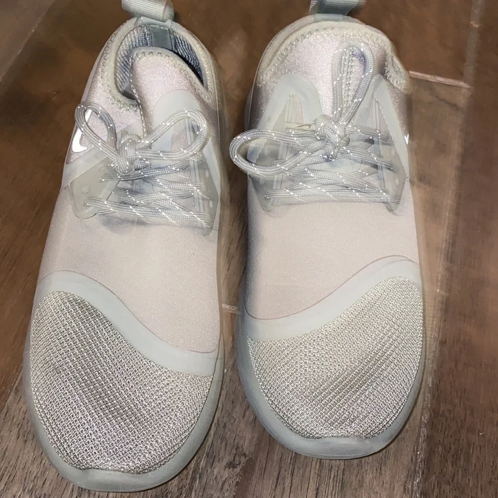 Nike Sneakers - Picture 2 of 5